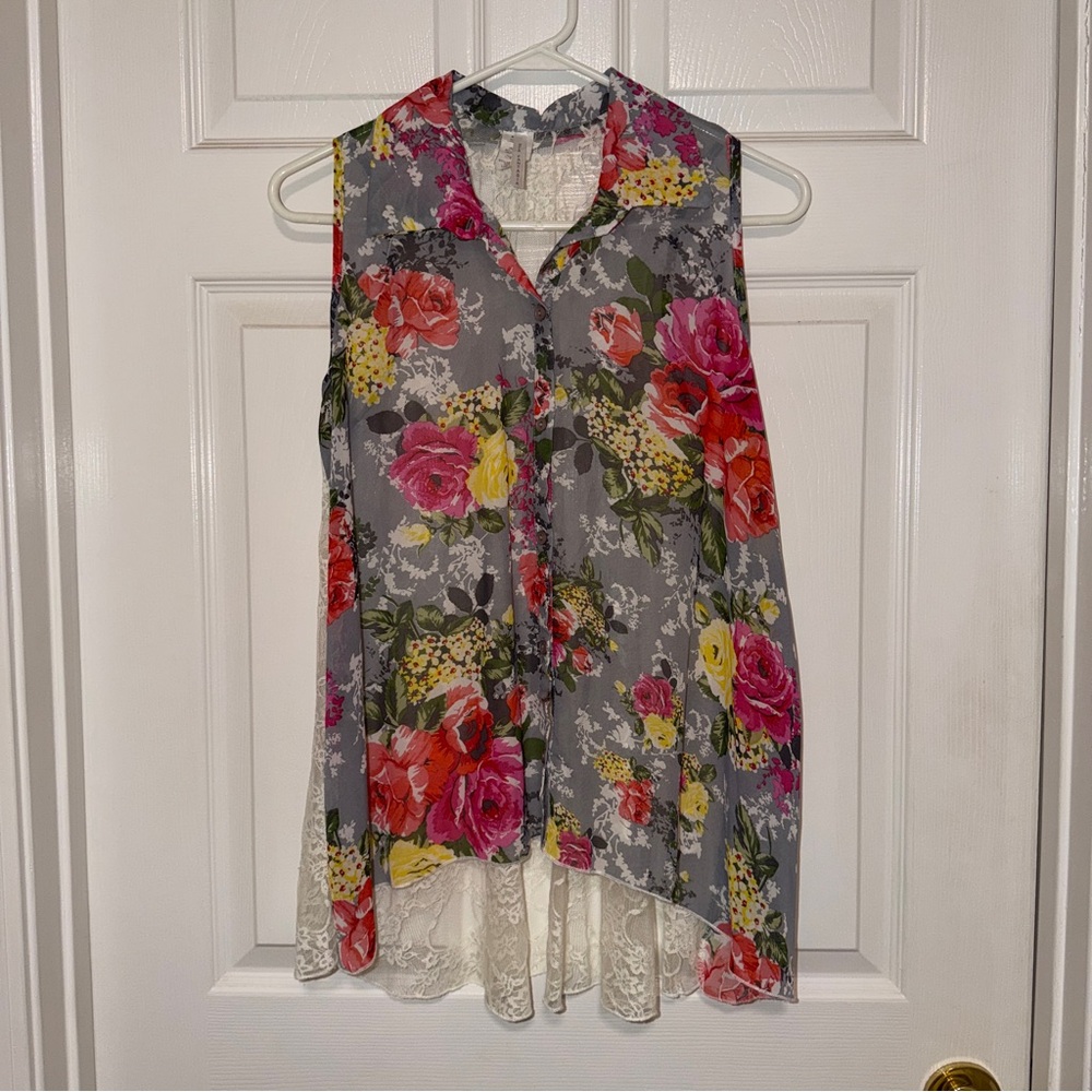Nella Fantasia Floral Lace Overlay Sleeveless Top – L